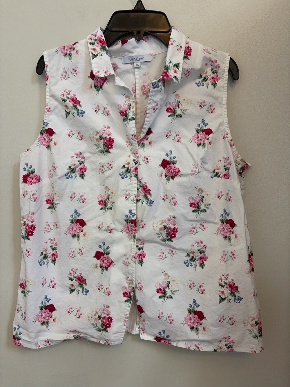 Karen Kane White Floral Sleeveless Button-Front Top with Pink Roses